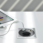 Розетка встраиваемая с заземлением и шторками (демо) Розетка встраиваемая с заземлением и шторками (демо)